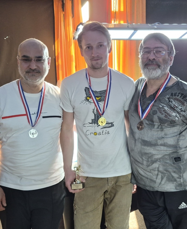Bild: Hemscheidt ungeschlagen zum 10-Ball Titel